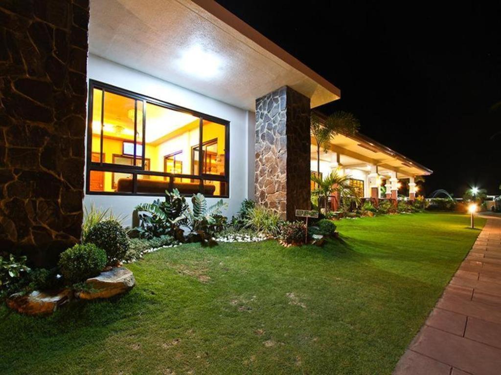 La Suena Brisa Beach Resort And Events Place Батангас Экстерьер фото